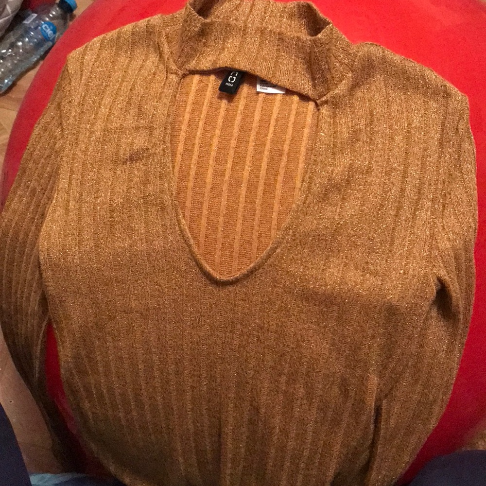 Gold long sleeve shirt
